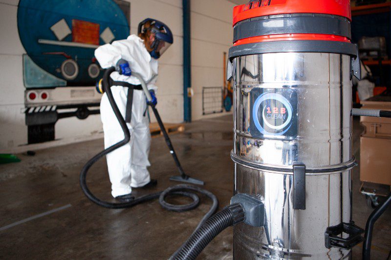 Apparatuur voor bijzondere schoonmaak