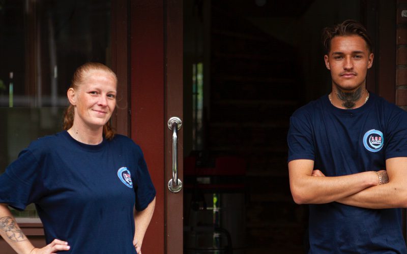 bestrating reinigen en buiten opruimen