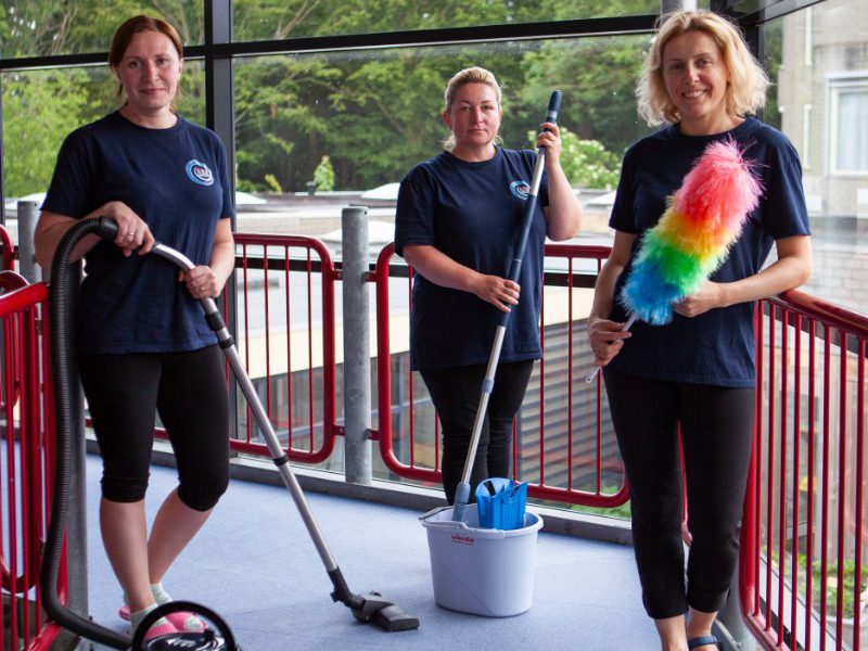 Schoonmaaksters van facilitair