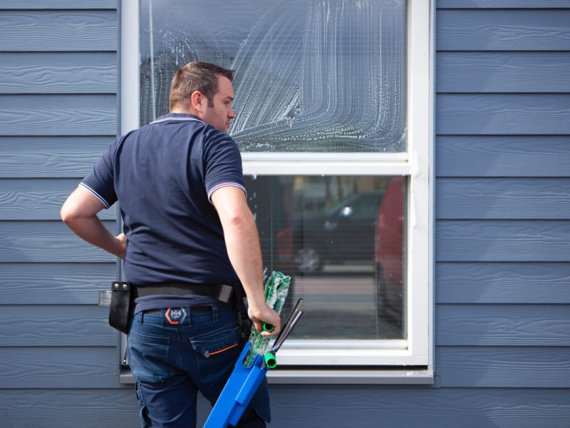 Ramen zemen en gevels schoonmaken