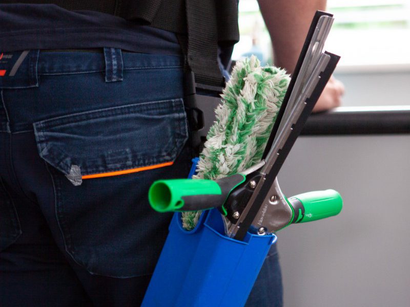 Ramen schoonmaken door 12B clean