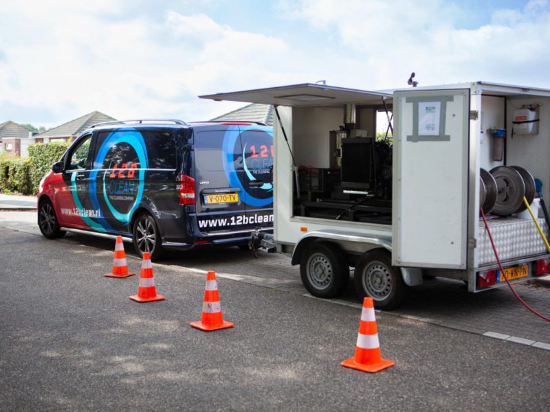 Bedrijfsauto van aanhanger voor onder andere industriële reiniging