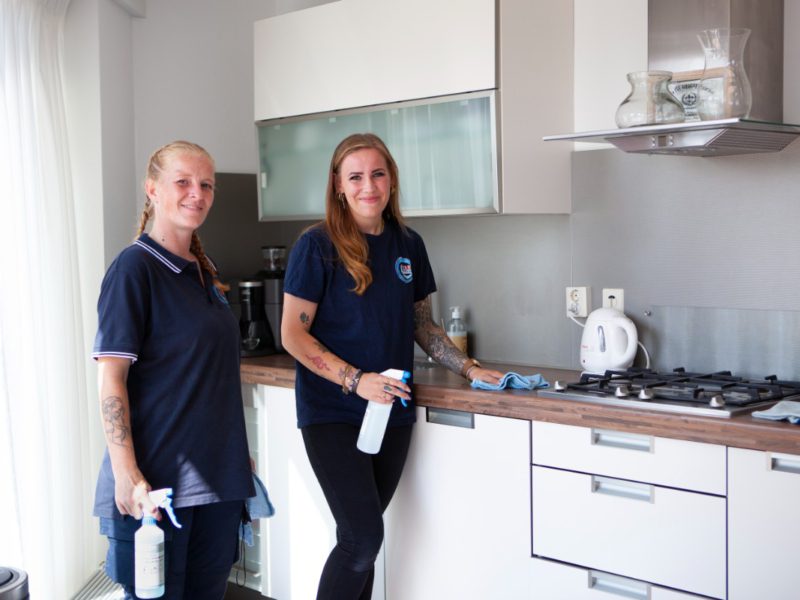 Zakelijke schoonmaak bij een vakantiepark