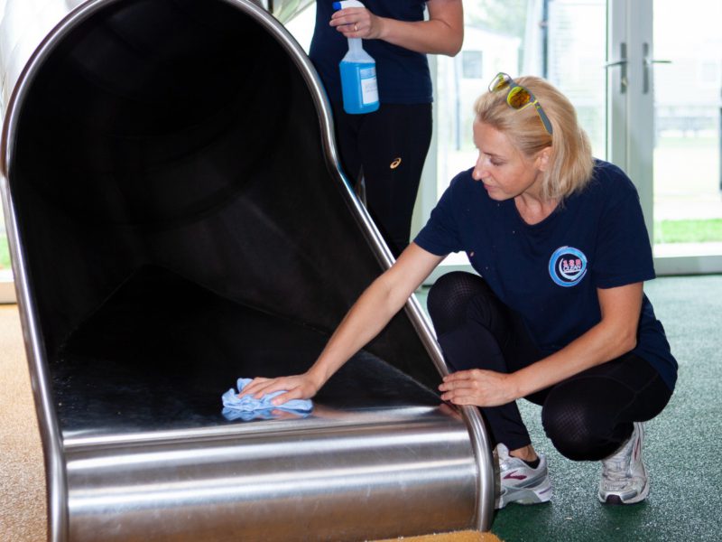 Reinigen van een glijbaan